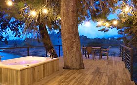 Tree House, Cabaña privada con Jacuzzi
